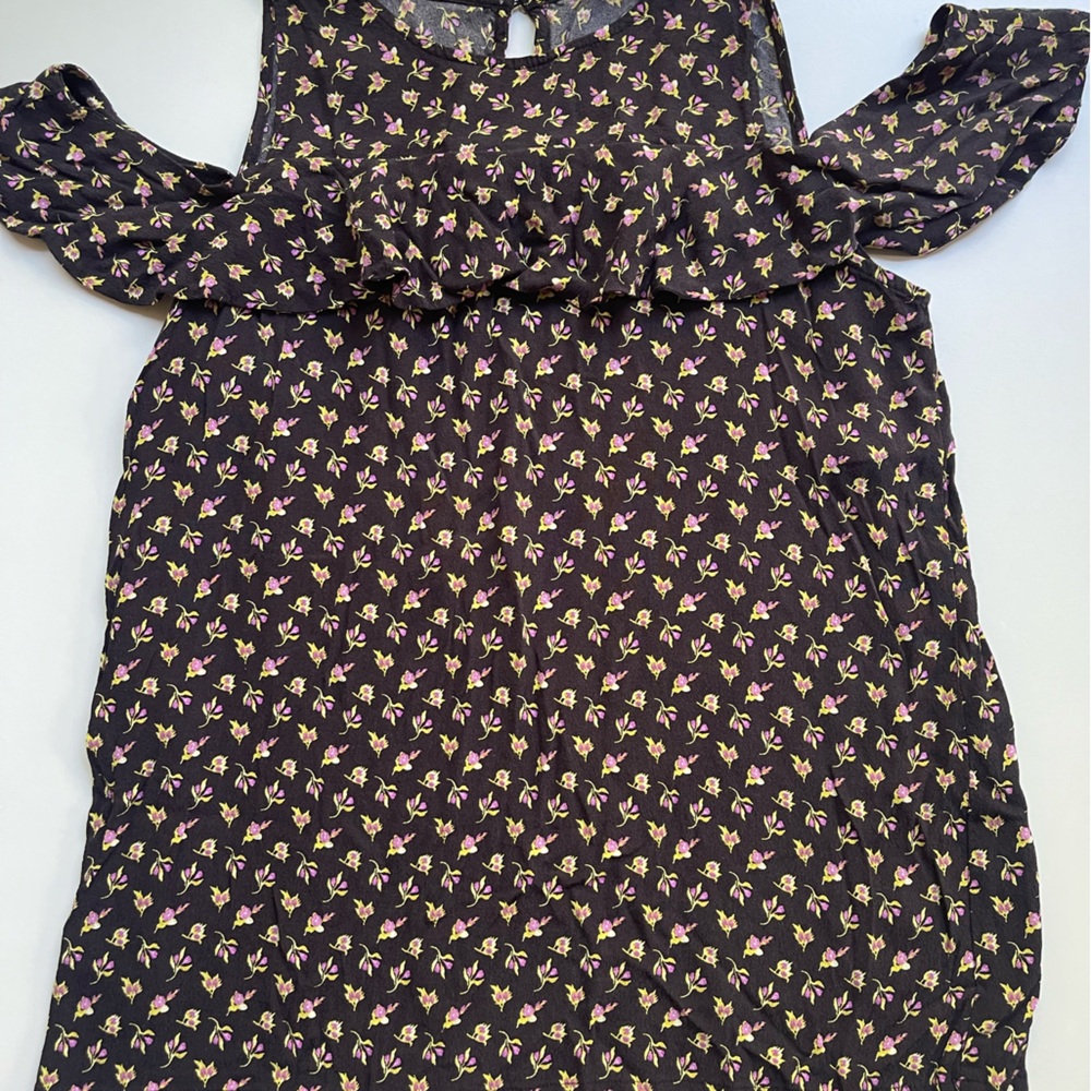 Cold Shoulder Floral LOFT Small Top Black